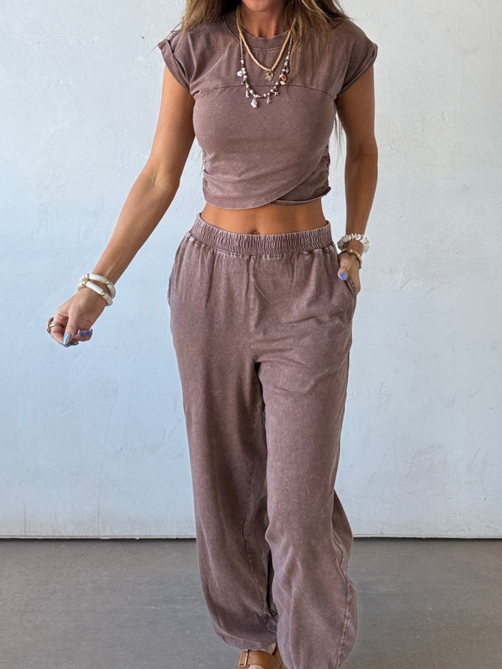 NWT Mineral Washed Crop Top & Jogger Sweatpants Set Brown - Picture 3 of 6